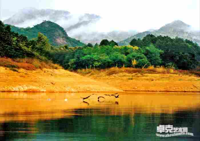 黄山情侣 太平湖11