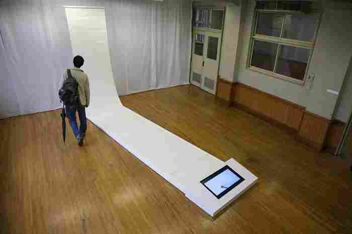 延承、演绎、渗透，张羽作品展示现场，宣纸、水、影象，在东京艺术大学美术馆2007.10.10