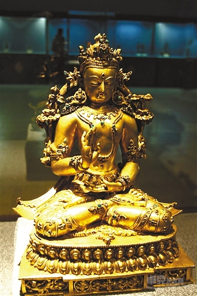 西藏本地丹萨提风格佛像：鎏金铜不空成就佛